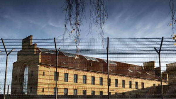 Fængselsbetjente jubler over Papes forslag: Nu er det slut med ”gæt en fange”